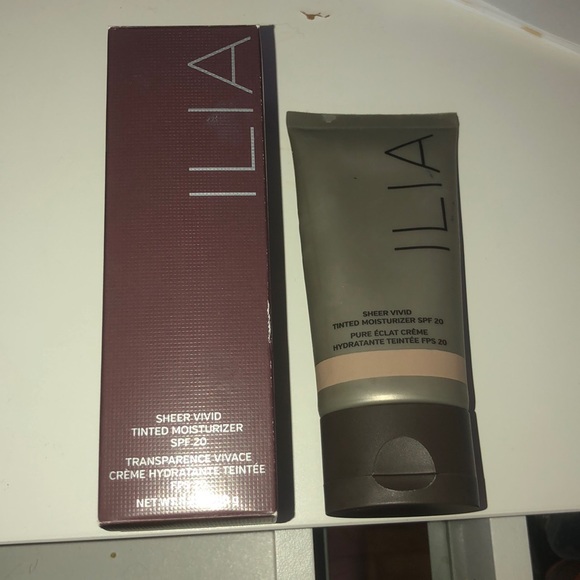 ilia tinted moisturizer